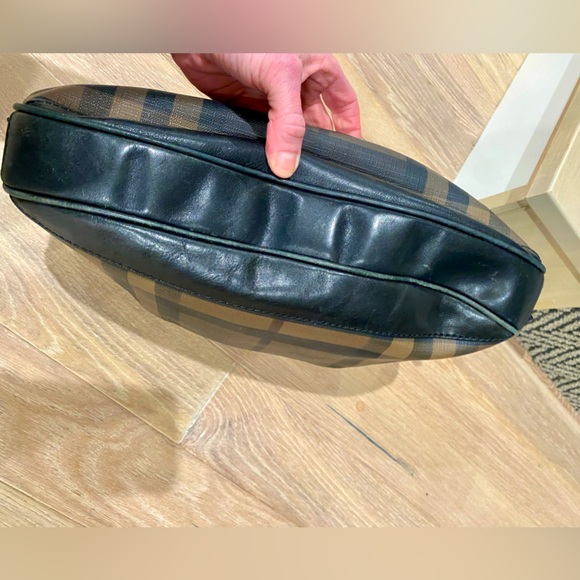 BURBERRY shoulder bag, authentic with dust bag - Picture 6 of 15